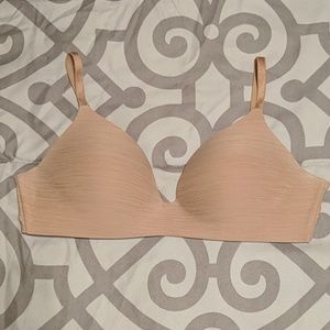 Victoria's Secret Lightly Lined Wireless Bra 34B